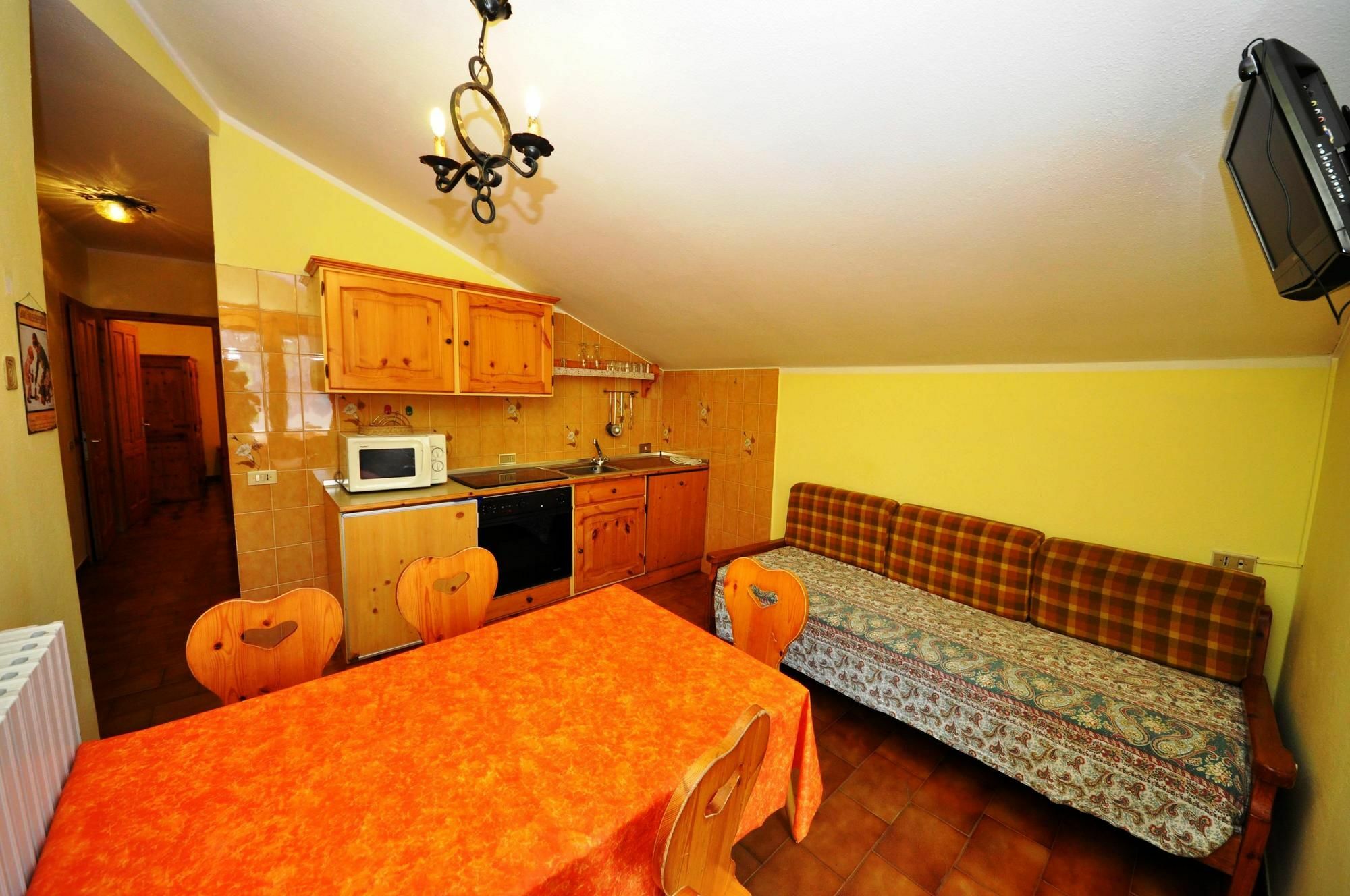 Residence Casa Longa By Livigno Accomodation Екстер'єр фото